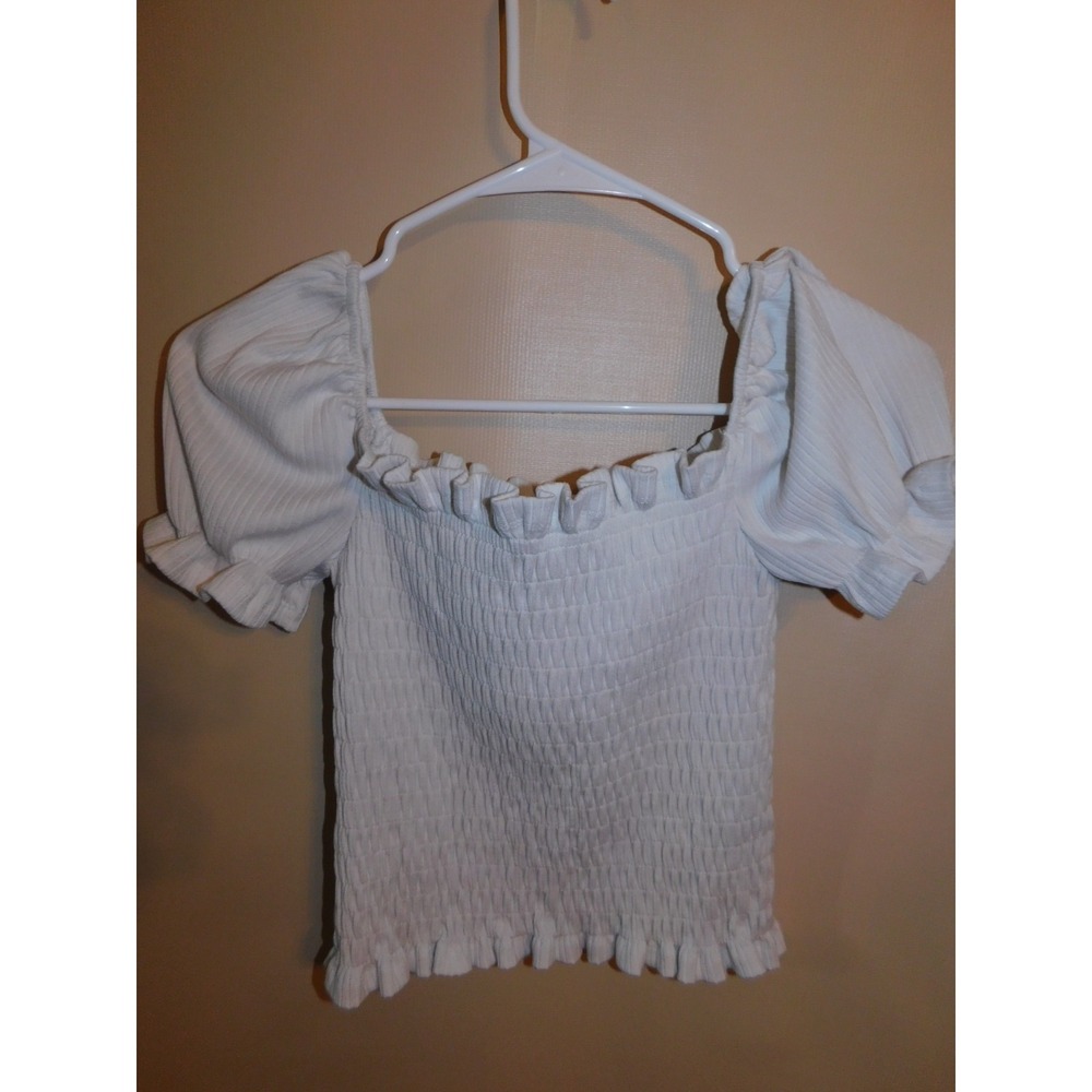 ASTR The Label Crop Top Blouse Size M White Ruffle Ruched Smocked Off Shoulder